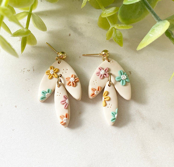 Multi color daisies