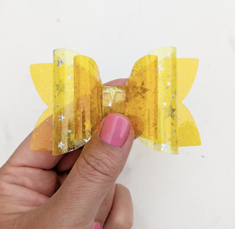 Yellow stars, pool bow