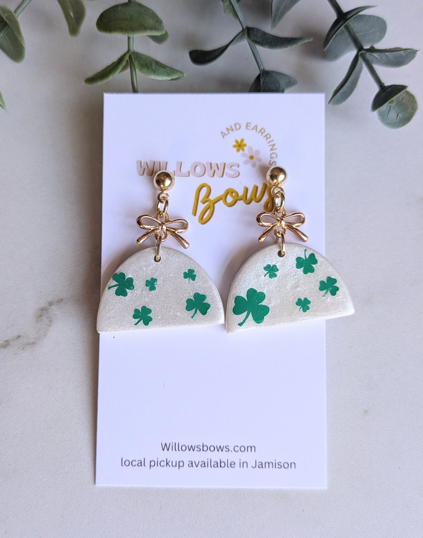 Small arch shamrock bow