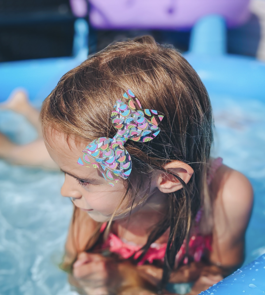 Neon pineapples, pool bow