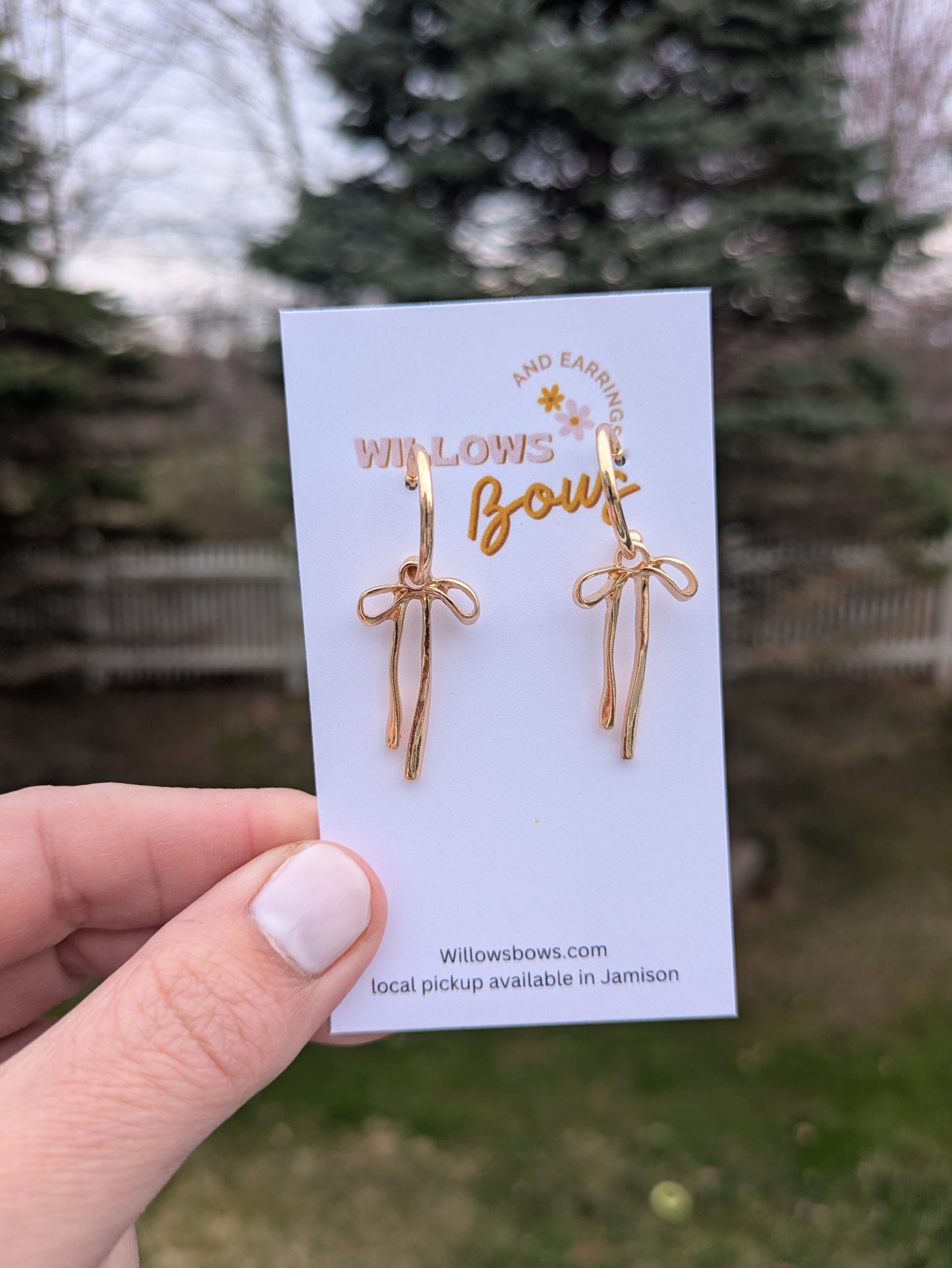 Golden bow earrings