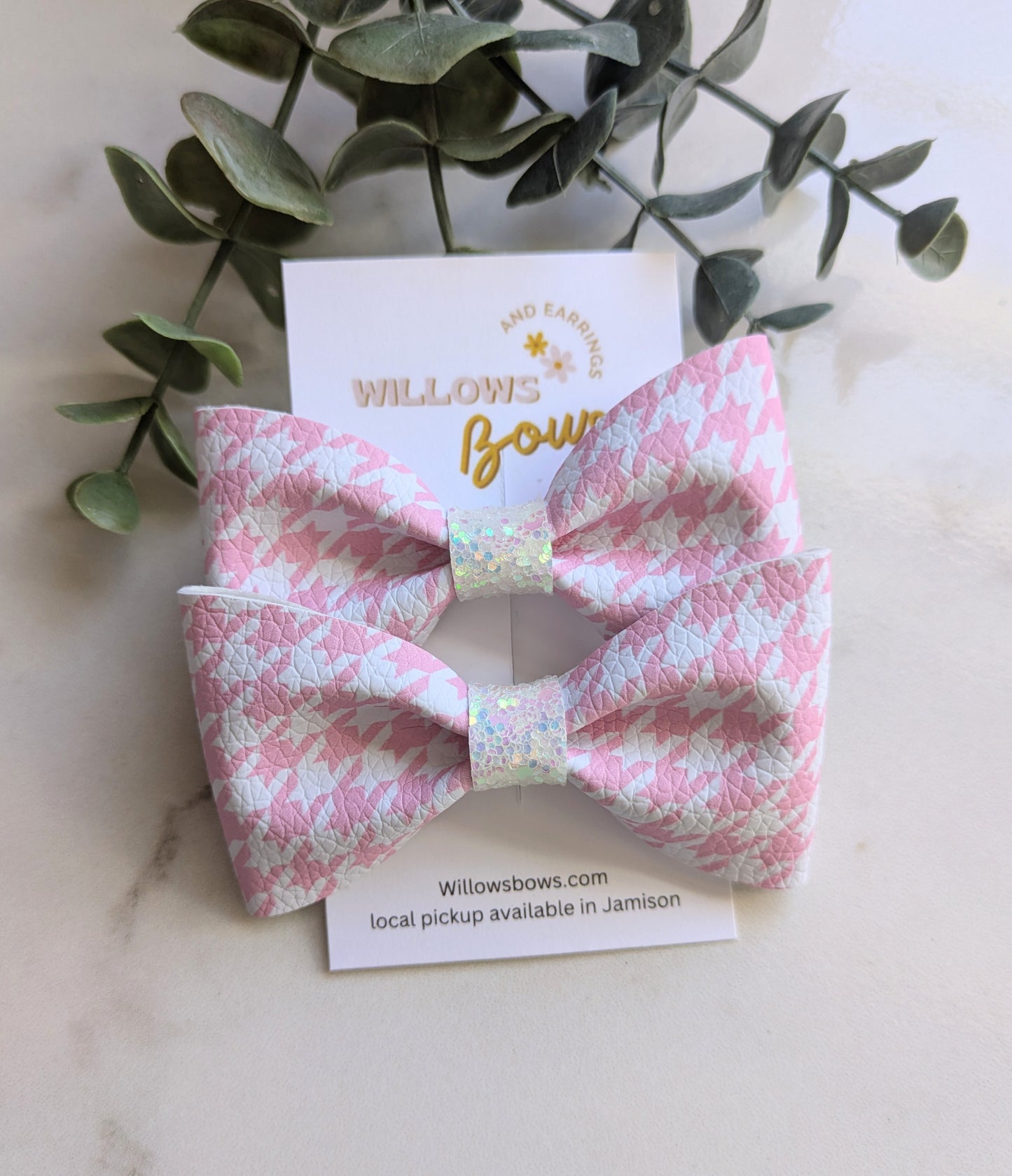 Pink houndstooth piggies