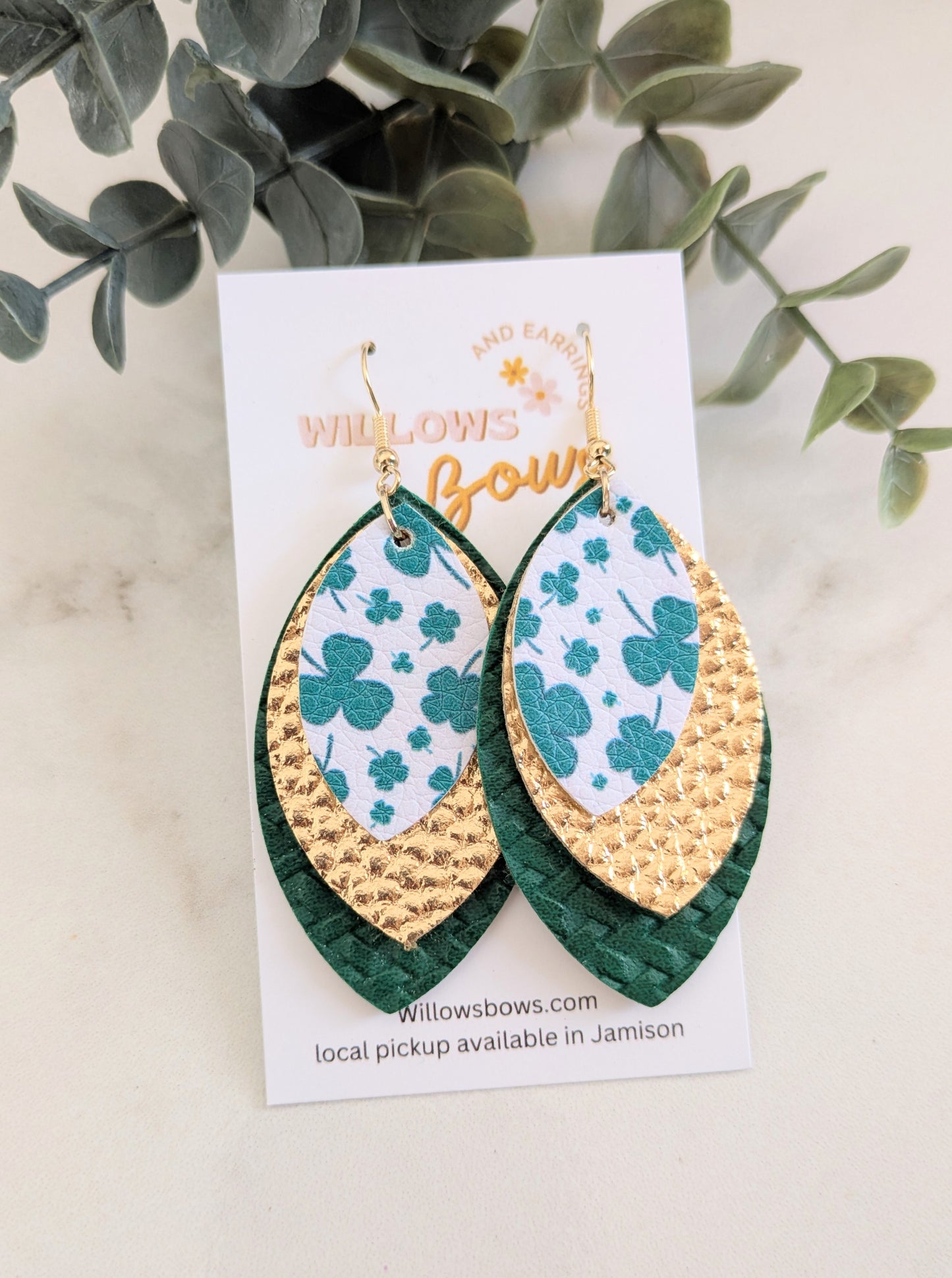 Golden shamrock
