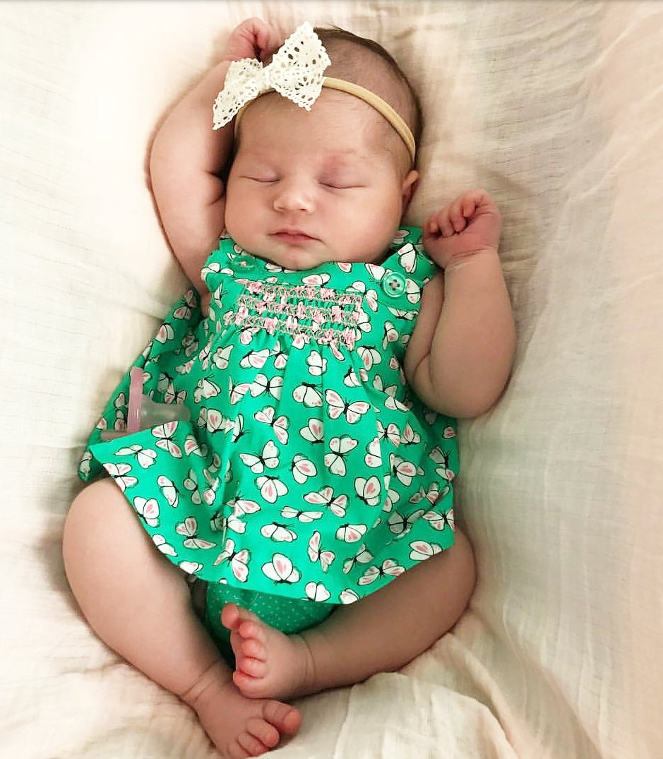 Itty bitty lace bow