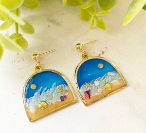 Arch beach resin earrings