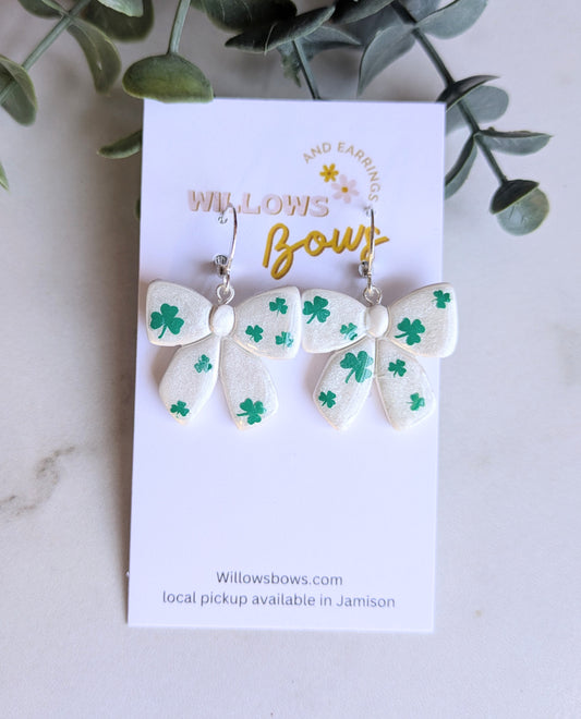 Shamrock bow