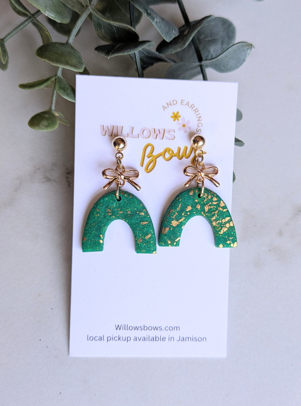 Small golden arch