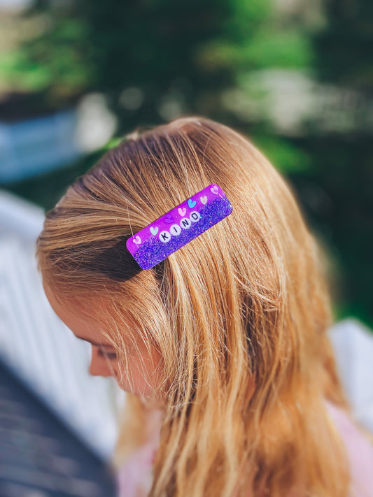 kind, color changing acrylic clip