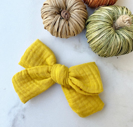 Mustard hand tied, Lola style