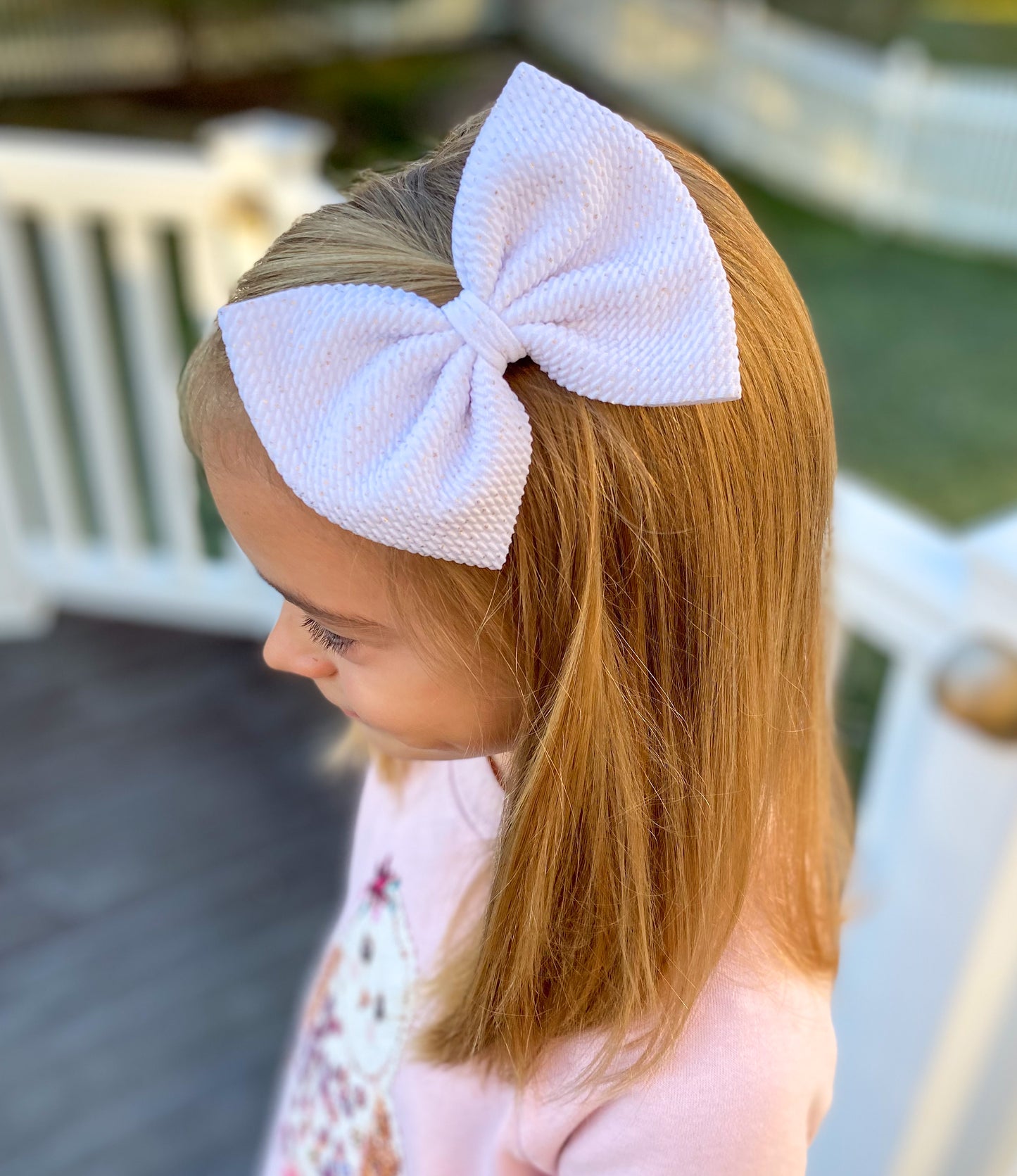 White gold dust, oversized bows